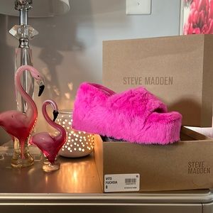 Steve Madden “NEW” Fluffy Shoes